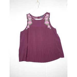 American Eagle Pleated Burgundy Sleeveless Blouse With Floral Applique Size L